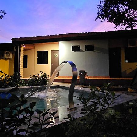 Casa Alamanda - Posada Urbana Ciudad del Este Eksteriør bilde