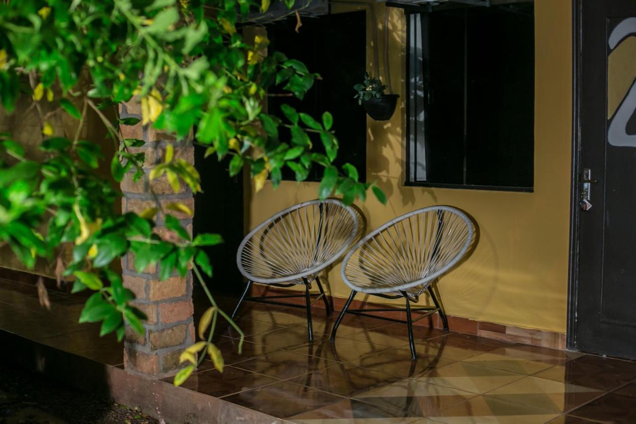 Casa Alamanda - Posada Urbana Ciudad del Este Eksteriør bilde
