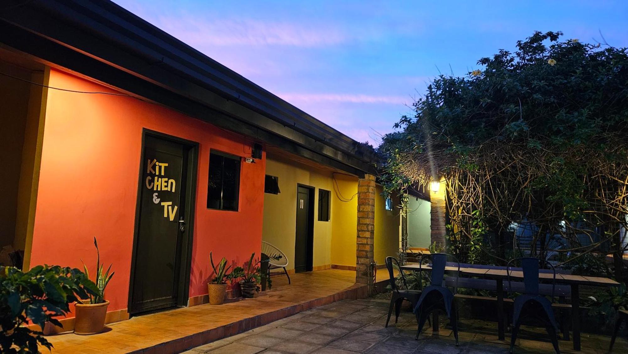Casa Alamanda - Posada Urbana Ciudad del Este Eksteriør bilde